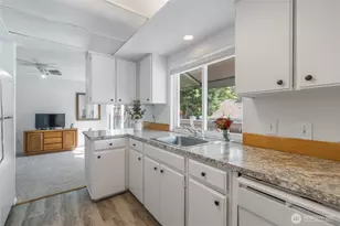 3207 SW 319th St, Federal Way, WA 98023 - Photo 7