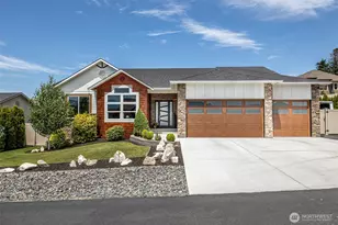 453 Spruce Ct NW, East Wenatchee, WA 98802 - Photo 1