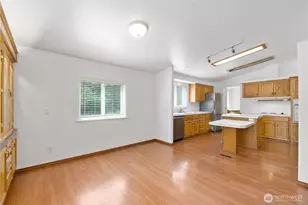 8502 208th Ave Ct E, Bonney Lake, WA 98391 - Photo 11