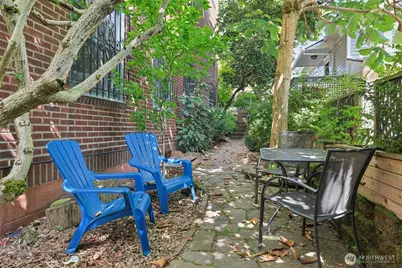 408 Bellevue Avenue E #206, Seattle, WA 98102 - Photo 25