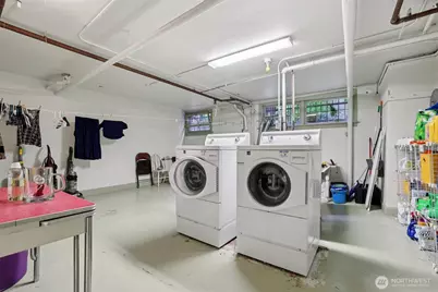 408 Bellevue Avenue E #206, Seattle, WA 98102 - Photo 27