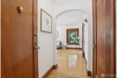 408 Bellevue Avenue E #206, Seattle, WA 98102 - Photo 5