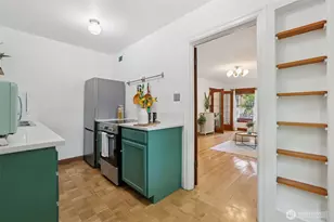 408 Bellevue Ave E, Seattle, WA 98102 - Photo 11