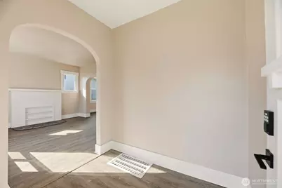 1726 Baker Avenue, Everett, WA 98201 - Photo 9