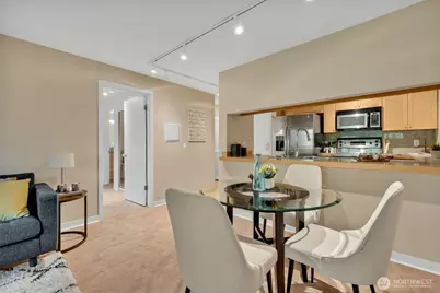 275 W Roy Street #319, Seattle, WA 98119 - Photo 17