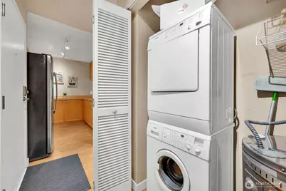 275 W Roy Street #319, Seattle, WA 98119 - Photo 19