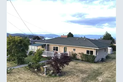 3105 K Avenue, Anacortes, WA 98221 - Photo 1