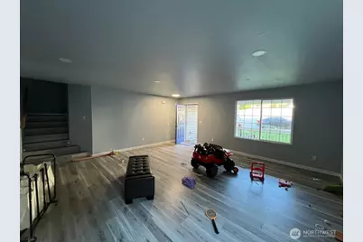 9525 S 221st Place, Kent, WA 98031 - Photo 3