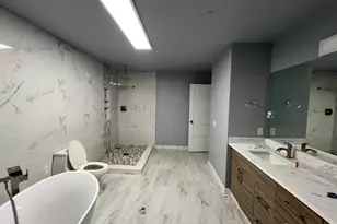 9525 S 221st Pl, Kent, WA 98031 - Photo 11