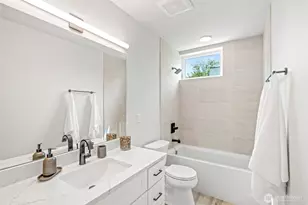 12225 Roseberg Ave S, Seattle, WA 98168 - Photo 19