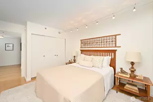 121 Vine St, Seattle, WA 98121 - Photo 23