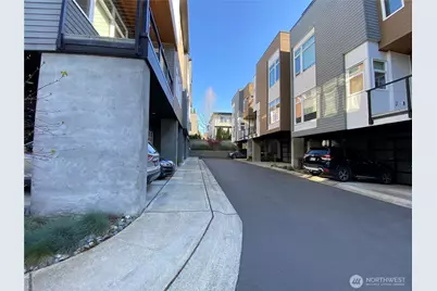 213 4th Court S, Kirkland, WA 98033 - Photo 5