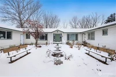 715 Locust Street, Omak, WA 98841 - Photo 1
