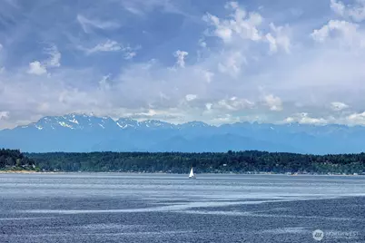 4131 Beach Drive SW, Seattle, WA 98116 - Photo 3