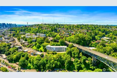 2565 Dexter Avenue N #103, Seattle, WA 98109 - Photo 29