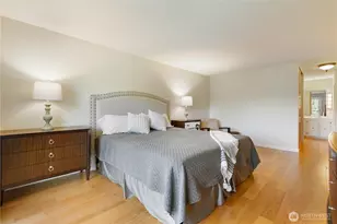 2565 Dexter Ave N, Seattle, WA 98109 - Photo 15