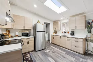 725 37th St SE, Auburn, WA 98002 - Photo 9