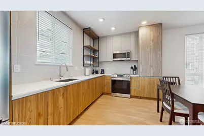 1300 E Remington Court #A, Seattle, WA 98122 - Photo 11