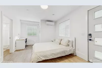 1300 E Remington Court #A, Seattle, WA 98122 - Photo 25