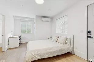 1300 E Remington Ct, Seattle, WA 98122 - Photo 25