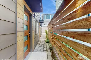 1300 E Remington Ct, Seattle, WA 98122 - Photo 29