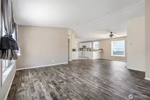 201 W Oakview Ave, Centralia, WA 98531 - Photo 5