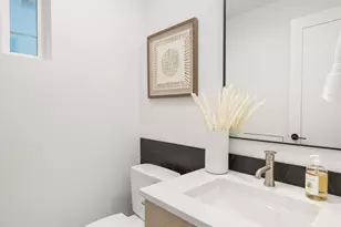 222 D 10th Ave E, Seattle, WA 98102 - Photo 15