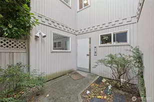 5624 Roosevelt Way NE, Seattle, WA 98105 - Photo 17