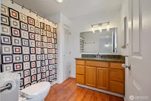 5624 Roosevelt Way NE, Seattle, WA 98105 - Photo 13