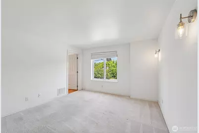 5624 Roosevelt Way NE #202, Seattle, WA 98105 - Photo 9