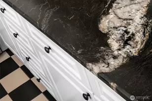 405 Prospect St, Seattle, WA 98109 - Photo 17