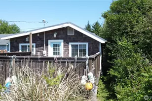 100 N 1st St, Pacific Beach, WA 98571 - Photo 35