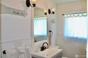 102 N 1st St, Pacific Beach, WA 98571 - Photo 19