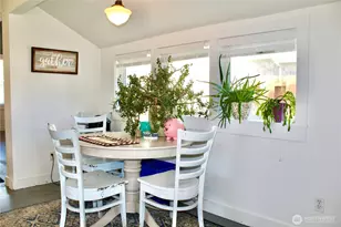 102 N 1st St, Pacific Beach, WA 98571 - Photo 11