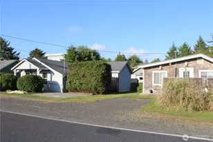 102 N 1st St, Pacific Beach, WA 98571 - Photo 37