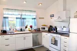 102 N 1st St, Pacific Beach, WA 98571 - Photo 9