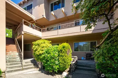 2222 Gilman Drive W, Seattle, WA 98119 - Photo 7