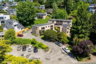 2222 Gilman Dr W, Seattle, WA 98119 - Photo 3