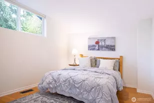 10761 Bill Point Crest NE, Bainbridge Island, WA 98110 - Photo 27