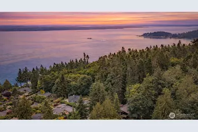10761 Bill Point Crest NE, Bainbridge Island, WA 98110 - Photo 37