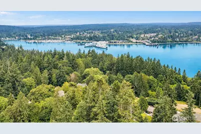 10761 Bill Point Crest NE, Bainbridge Island, WA 98110 - Photo 33
