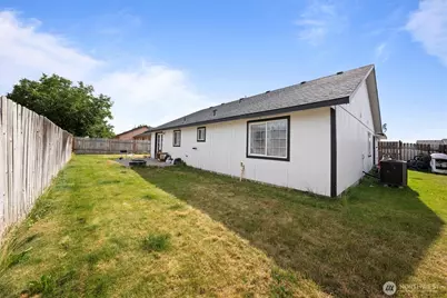 620 N Larkspur, Othello, WA 99344 - Photo 7