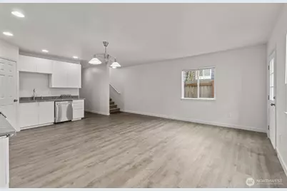 7023 16th Avenue SW, Seattle, WA 98106 - Photo 5