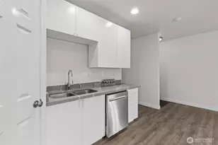 7023 16th Ave SW, Seattle, WA 98106 - Photo 11