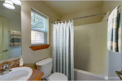 132 N 101st Street, Seattle, WA 98133 - Photo 5