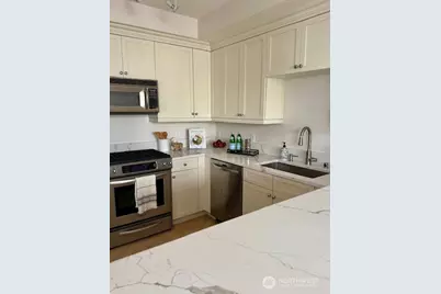 10047 Main Street #319, Bellevue, WA 98004 - Photo 19