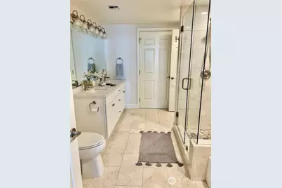 10047 Main Street #319, Bellevue, WA 98004 - Photo 23