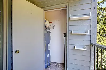 4641 W Lake Sammamish Parkway SE #F205, Issaquah, WA 98027 - Photo 23