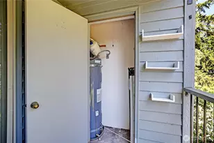 4641 W Lake Sammamish Pkwy SE, Issaquah, WA 98027 - Photo 23