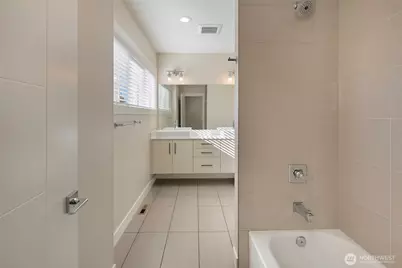 11838 79th Avenue S, Seattle, WA 98178 - Photo 23